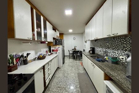 Apartamento à venda com 150m², 4 quartos e 1 vagaCozinha