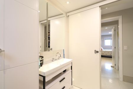 Apartamento à venda com 157m², 3 quartos e 2 vagasBanheiro da Suíte 2