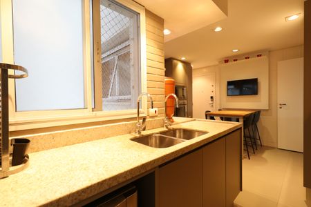 Apartamento à venda com 157m², 3 quartos e 2 vagasCozinha e Área de serviço 