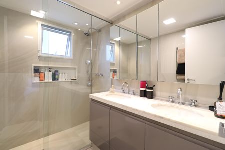 Apartamento à venda com 157m², 3 quartos e 2 vagasBanheiro da Suíte 3