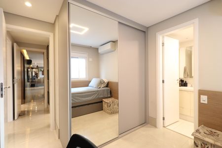 Apartamento à venda com 157m², 3 quartos e 2 vagasSuite 1