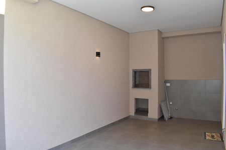 Casa à venda com 143m², 3 quartos e 2 vagasGaragem com Churrasqueira