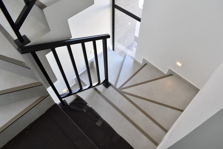 Casa à venda com 143m², 3 quartos e 2 vagasEscadas
