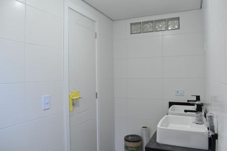 Casa à venda com 143m², 3 quartos e 2 vagasBanheiro da Suíte 1