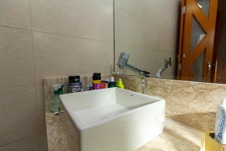 Casa à venda com 525m², 3 quartos e sem vagaCasa 1: Banheiro