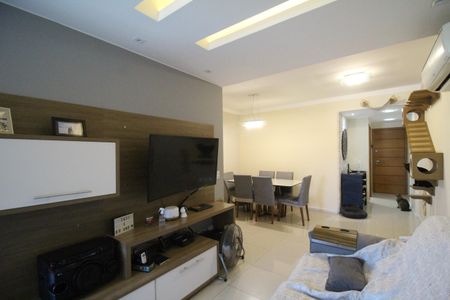 Apartamento à venda com 98m², 2 quartos e 2 vagasSala
