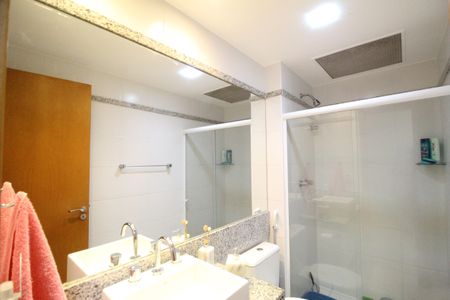 Apartamento à venda com 98m², 2 quartos e 2 vagasBanheiro social
