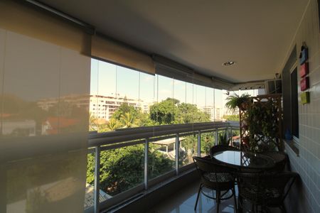 Apartamento à venda com 98m², 2 quartos e 2 vagasVaranda