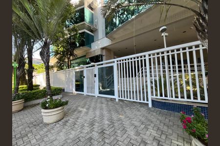 Apartamento à venda com 98m², 2 quartos e 2 vagas Apartamento à venda com 98m², 2 quartos e 2 vagasEntrada