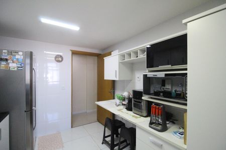 Apartamento à venda com 98m², 2 quartos e 2 vagasCozinha