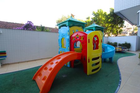 Apartamento à venda com 98m², 2 quartos e 2 vagasÁrea comum - Playground