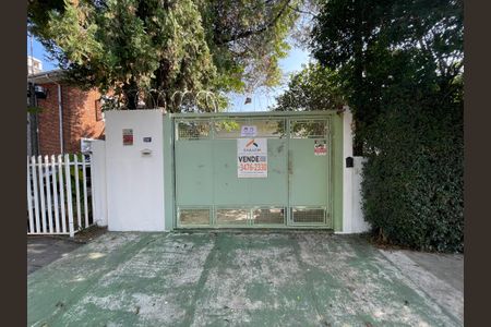 Casa à venda com 199m², 4 quartos e 4 vagasFachada