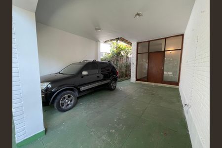 Casa à venda com 199m², 4 quartos e 4 vagasGaragem