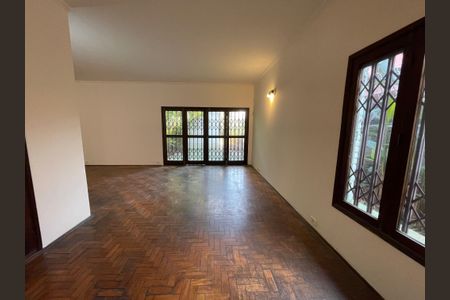 Casa à venda com 199m², 4 quartos e 4 vagasSala