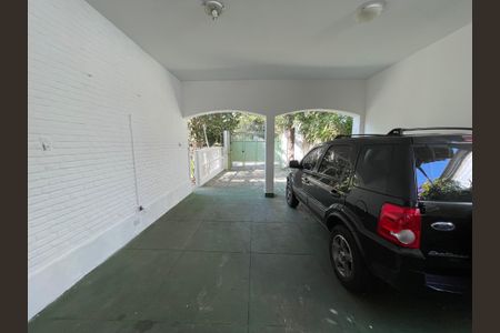 Casa à venda com 199m², 4 quartos e 4 vagasGaragem