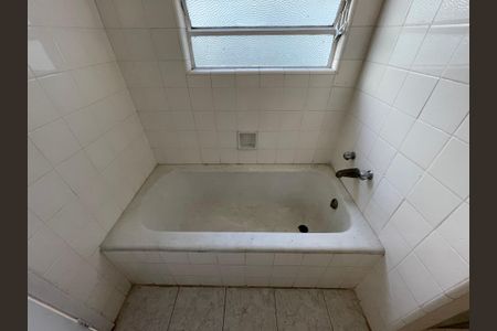 Casa à venda com 199m², 4 quartos e 4 vagasBanheiro 1