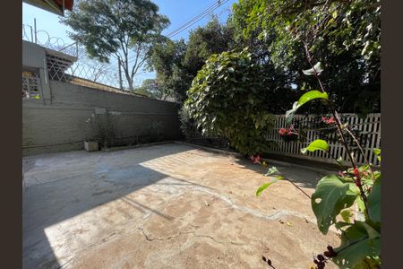 Casa à venda com 199m², 4 quartos e 4 vagasQuintal