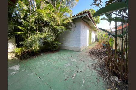 Casa à venda com 199m², 4 quartos e 4 vagasQuintal