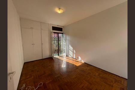 Casa à venda com 199m², 4 quartos e 4 vagasQuarto 2