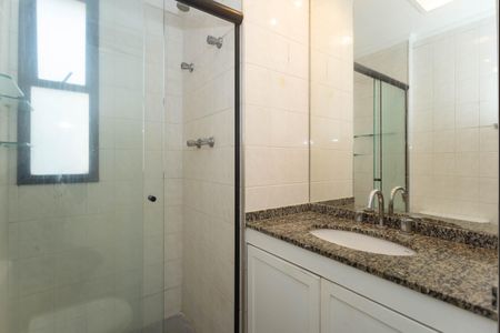 Apartamento à venda com 82m², 3 quartos e 2 vagas Apartamento à venda com 82m², 3 quartos e 2 vagasBanheiro da Suíte
