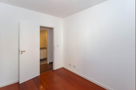 Apartamento à venda com 82m², 3 quartos e 2 vagas Apartamento à venda com 82m², 3 quartos e 2 vagasSuíte