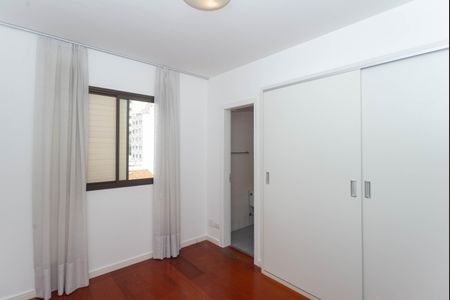 Apartamento à venda com 82m², 3 quartos e 2 vagas Apartamento à venda com 82m², 3 quartos e 2 vagasSuíte
