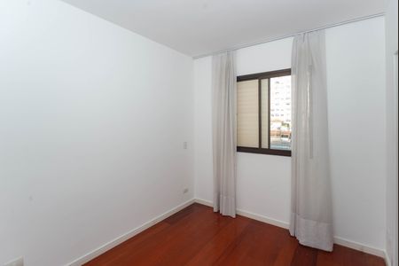 Apartamento à venda com 82m², 3 quartos e 2 vagas Apartamento à venda com 82m², 3 quartos e 2 vagasSuíte