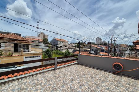 Casa à venda com 100m², 2 quartos e 2 vagas Casa à venda com 100m², 2 quartos e 2 vagasQuintal