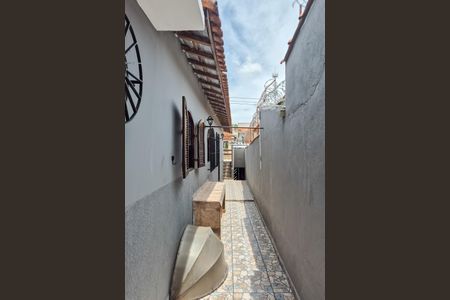 Casa à venda com 100m², 2 quartos e 2 vagas Casa à venda com 100m², 2 quartos e 2 vagasCorredor