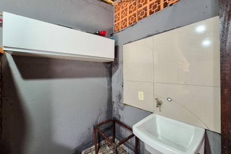 Casa à venda com 100m², 2 quartos e 2 vagas Casa à venda com 100m², 2 quartos e 2 vagasÁrea de Serviço