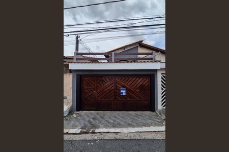 Casa à venda com 100m², 2 quartos e 2 vagas Casa à venda com 100m², 2 quartos e 2 vagasfachada