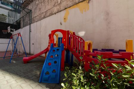 Apartamento à venda com 73m², 3 quartos e 2 vagasÁrea comum - Playground