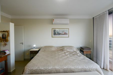 Casa de condomínio para alugar com 350m², 5 quartos e 6 vagas Casa de condomínio para alugar com 350m², 5 quartos e 6 vagasSuíte