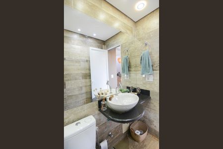 Casa de condomínio para alugar com 350m², 5 quartos e 6 vagas Casa de condomínio para alugar com 350m², 5 quartos e 6 vagasBanheiro da Suíte 4