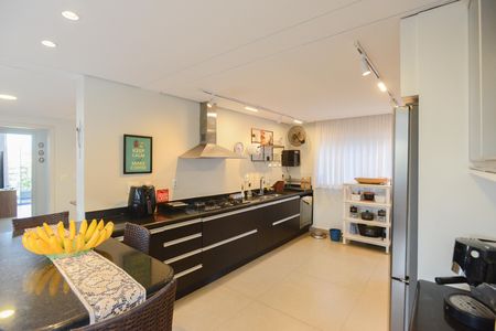 Casa de condomínio para alugar com 350m², 5 quartos e 6 vagas Casa de condomínio para alugar com 350m², 5 quartos e 6 vagasCozinha