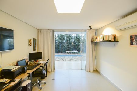 Casa de condomínio para alugar com 350m², 5 quartos e 6 vagas Casa de condomínio para alugar com 350m², 5 quartos e 6 vagasSuíte 4
