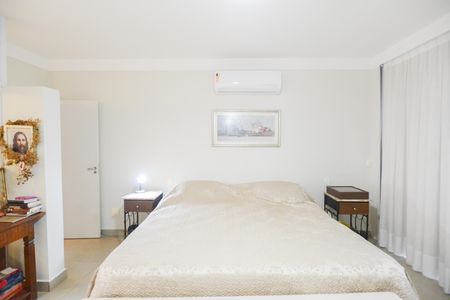 Casa de condomínio para alugar com 350m², 5 quartos e 6 vagas Casa de condomínio para alugar com 350m², 5 quartos e 6 vagasSuíte
