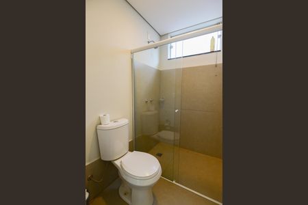 Casa de condomínio para alugar com 350m², 5 quartos e 6 vagas Casa de condomínio para alugar com 350m², 5 quartos e 6 vagasBanheiro da Suíte 3