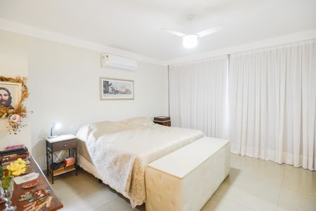 Casa de condomínio para alugar com 350m², 5 quartos e 6 vagas Casa de condomínio para alugar com 350m², 5 quartos e 6 vagasSuíte