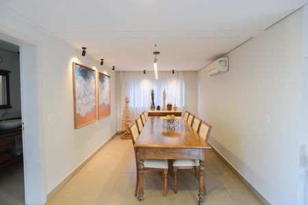 Casa de condomínio para alugar com 350m², 5 quartos e 6 vagas Casa de condomínio para alugar com 350m², 5 quartos e 6 vagasCopa