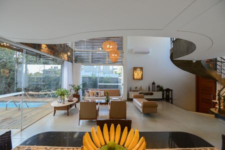 Casa de condomínio para alugar com 350m², 5 quartos e 6 vagas Casa de condomínio para alugar com 350m², 5 quartos e 6 vagasSala