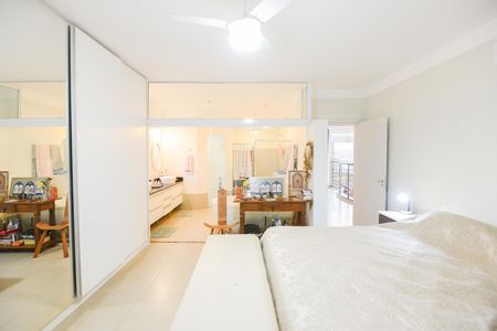 Casa de condomínio para alugar com 350m², 5 quartos e 6 vagas Casa de condomínio para alugar com 350m², 5 quartos e 6 vagasSuíte