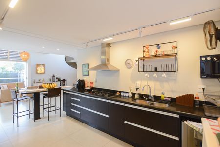 Casa de condomínio para alugar com 350m², 5 quartos e 6 vagas Casa de condomínio para alugar com 350m², 5 quartos e 6 vagasCozinha