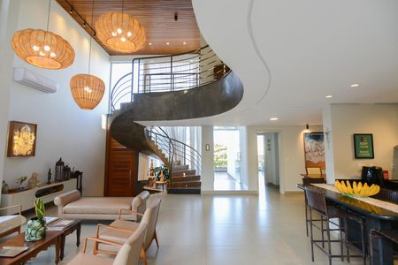 Casa de condomínio para alugar com 350m², 5 quartos e 6 vagas Casa de condomínio para alugar com 350m², 5 quartos e 6 vagasSala