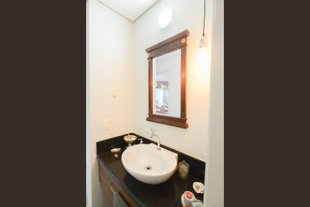 Casa de condomínio para alugar com 350m², 5 quartos e 6 vagas Casa de condomínio para alugar com 350m², 5 quartos e 6 vagasBanheiro da Suíte 3