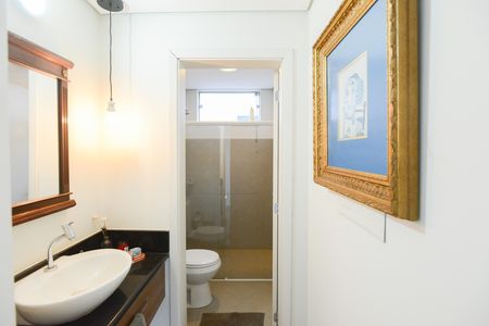 Casa de condomínio para alugar com 350m², 5 quartos e 6 vagas Casa de condomínio para alugar com 350m², 5 quartos e 6 vagasBanheiro da Suíte 3