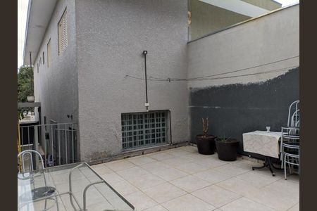 Casa à venda com 125m², 3 quartos e 6 vagas Casa à venda com 125m², 3 quartos e 6 vagasFoto 01