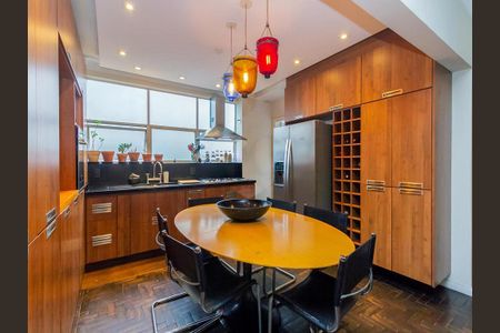 Apartamento à venda com 150m², 2 quartos e sem vaga