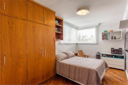 Apartamento à venda com 200m², 3 quartos e 1 vaga