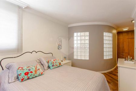 Apartamento à venda com 200m², 3 quartos e 1 vaga